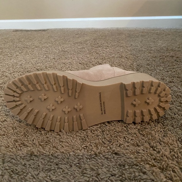 Brand new size 7 tan/cream dolce vita Chelsea boot - Picture 3 of 10